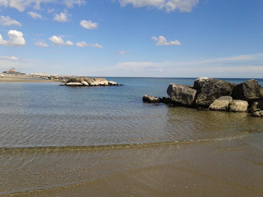 Hotel Aquila D'Oro Misano Adriatico Exteriör bild