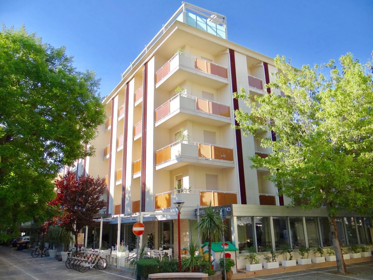 Hotel Aquila D'Oro Misano Adriatico Exteriör bild
